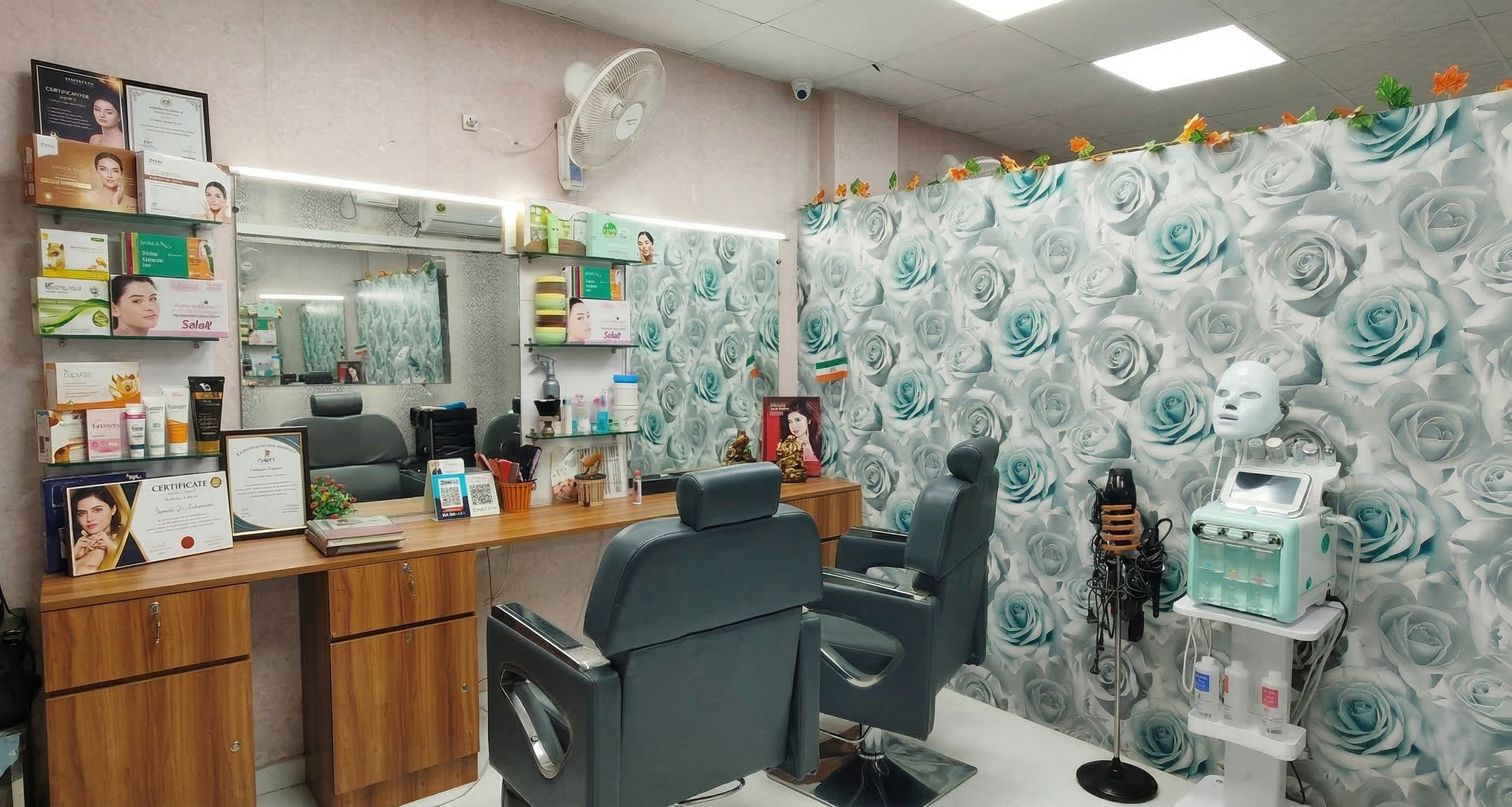 GEET SALON Professional (for Ladies)